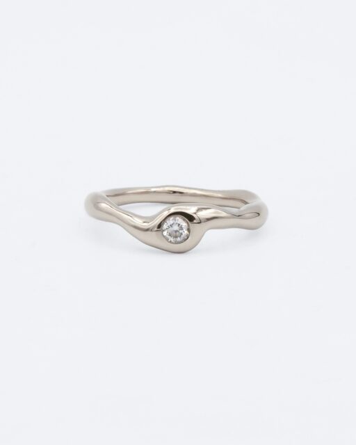 I’m very happy to share the last custom engagement ring I’ve created from my Erosions series.

Made in 14ct white gold with a lab-grown diamond. 
I love how it turned out! 🤍